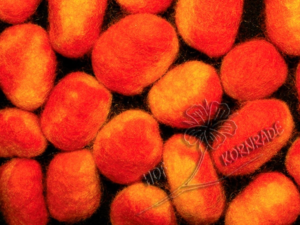 Felt nuggets tricolor orange 10 Pieces